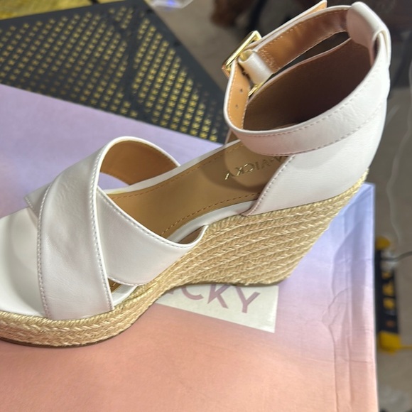 180. NEW SIZE 6.5 Aldo White Wedge Espadrilles with Ankle Strap - Picture 3 of 4